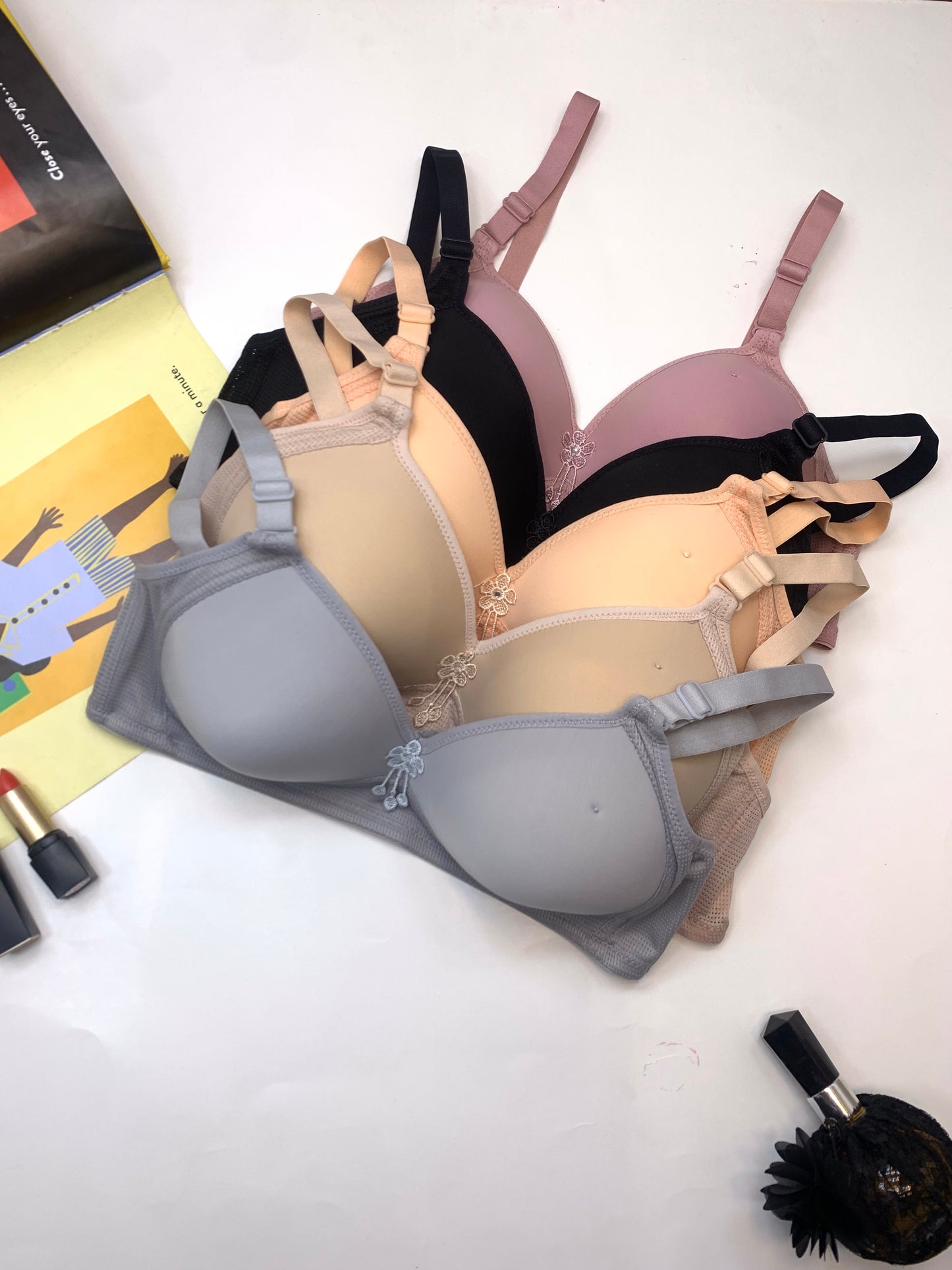Light Pad Non Wired Breathable Straps Full Coverage Bra