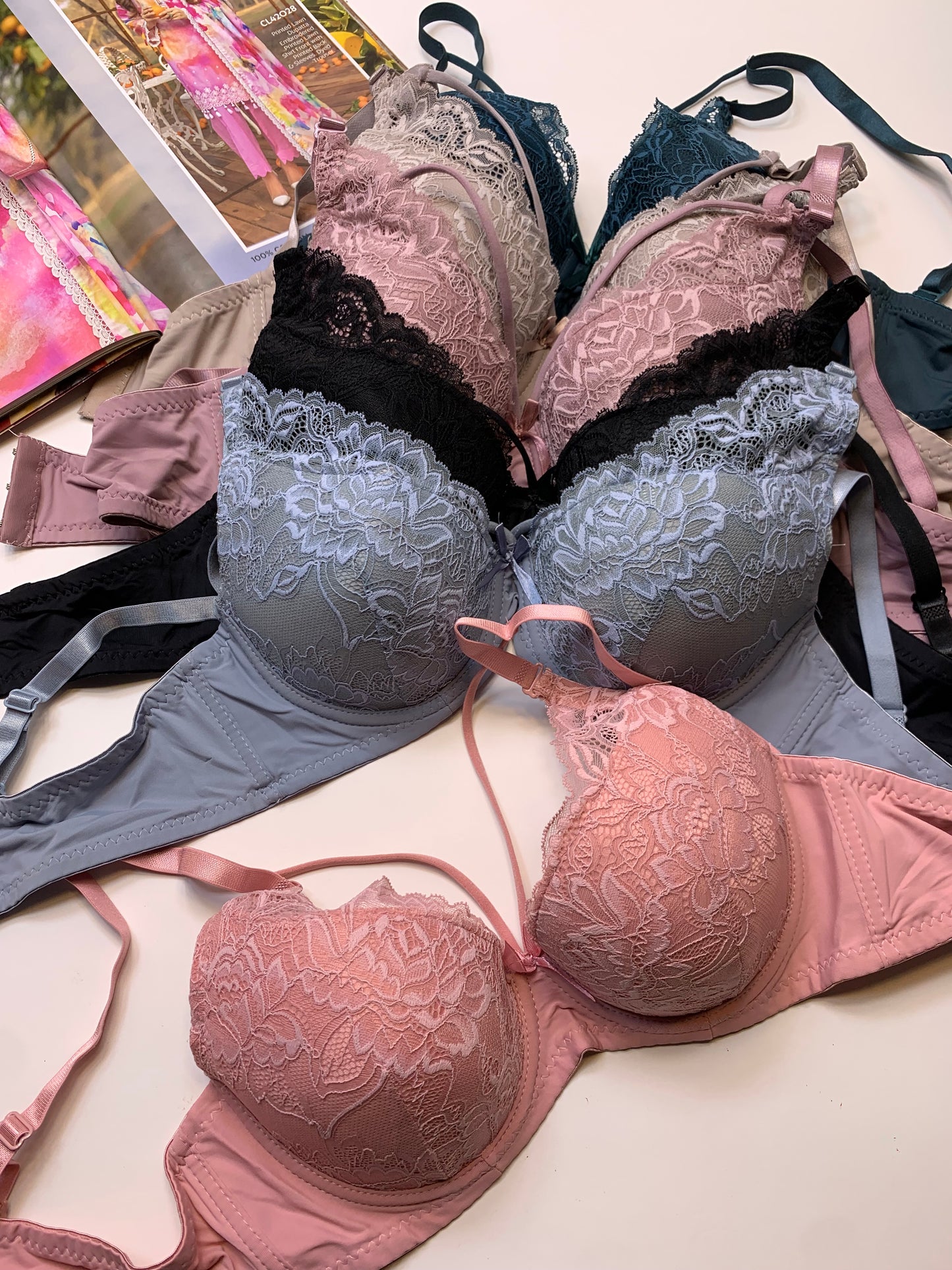 Elegant Criss Cross Design Padded Pushup Wired Bra