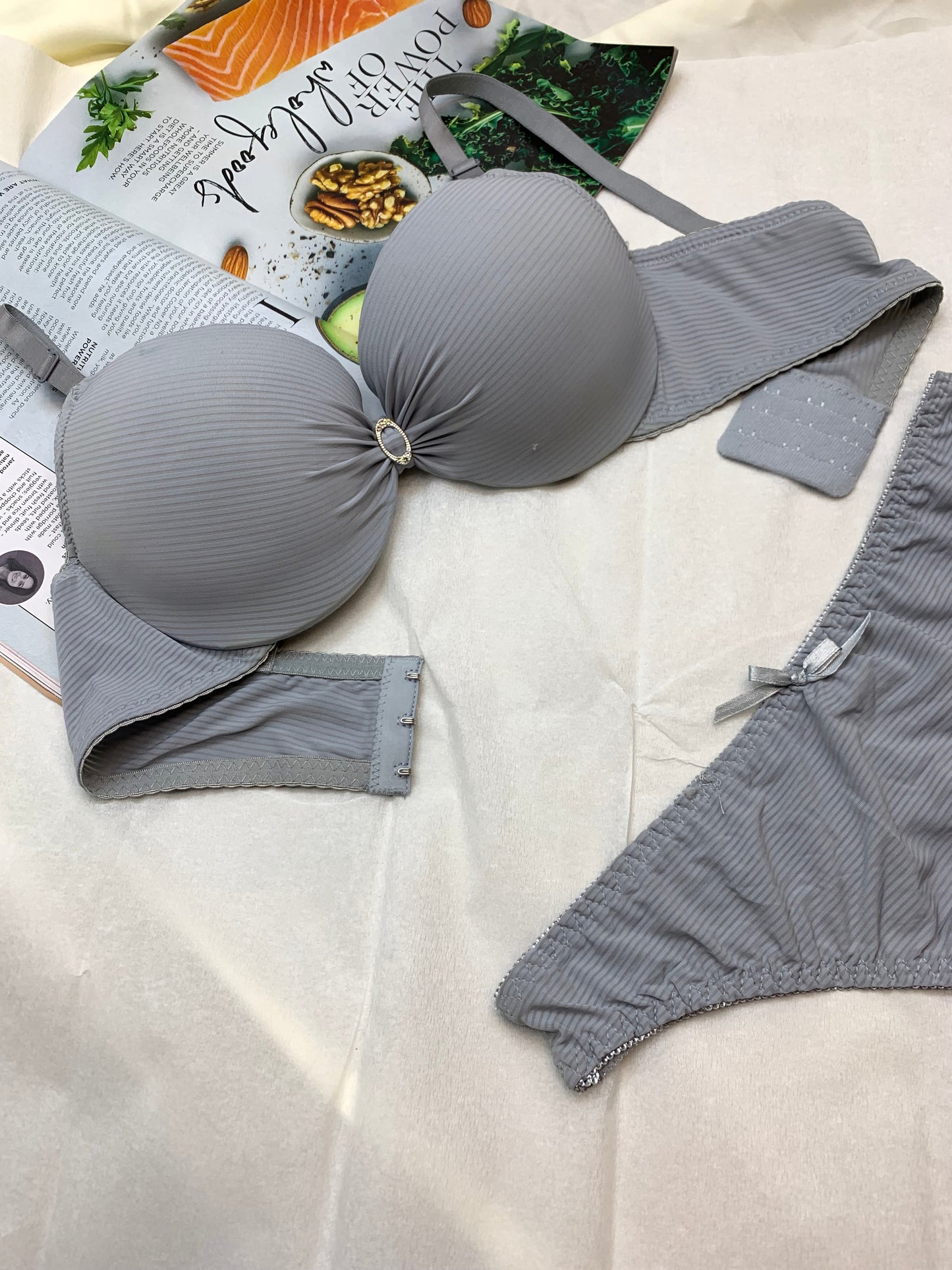 Knot Style Padded Pushup Underwired Bra and Thong Underwear