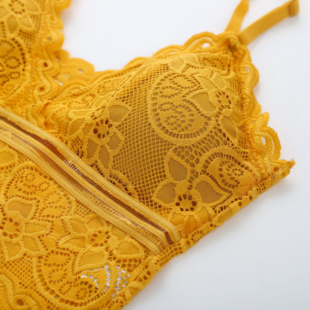 Elegant Brallete and Panty Set Free Size For (30-36)