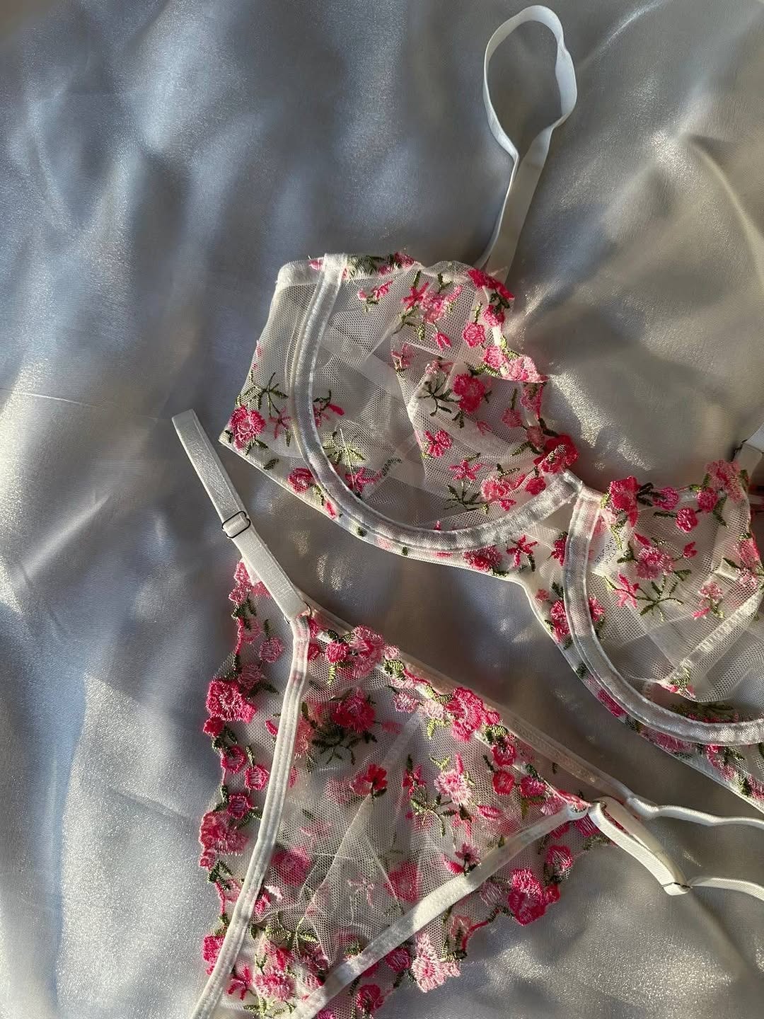 (32-38)B Beautiful Lace Underwire Bra and Panty Set