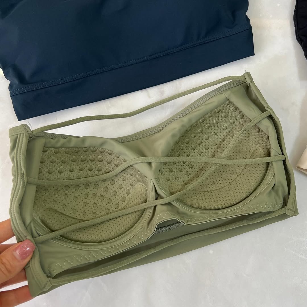 Seamless Criss Cross(T) Strapless  Bra Without Hooks Free Size for (28-34) (074)