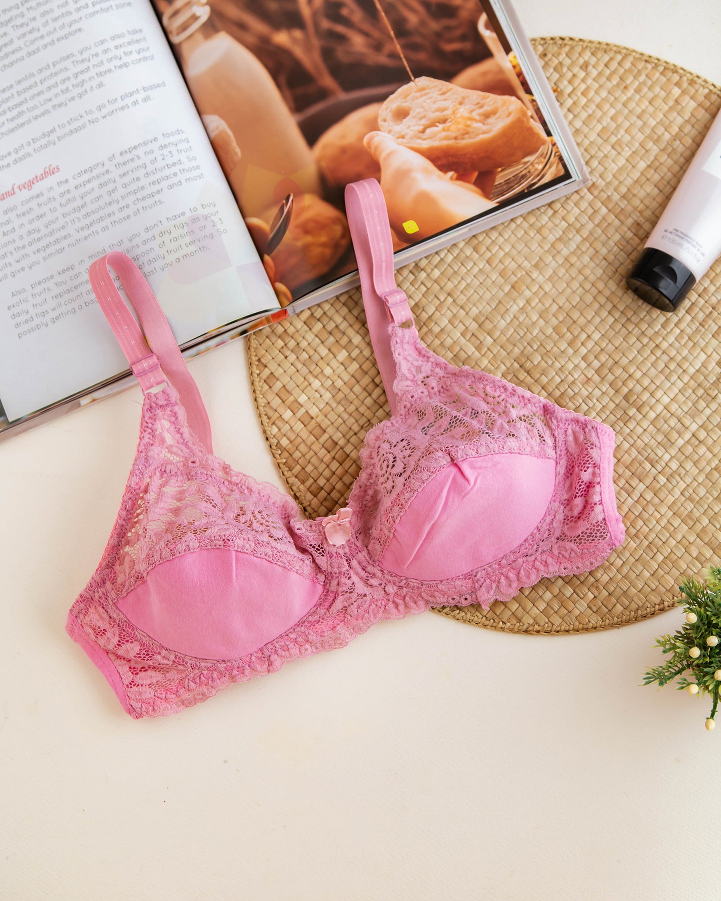 Elegant Thin Pad Non Wire Lace Bra (095)