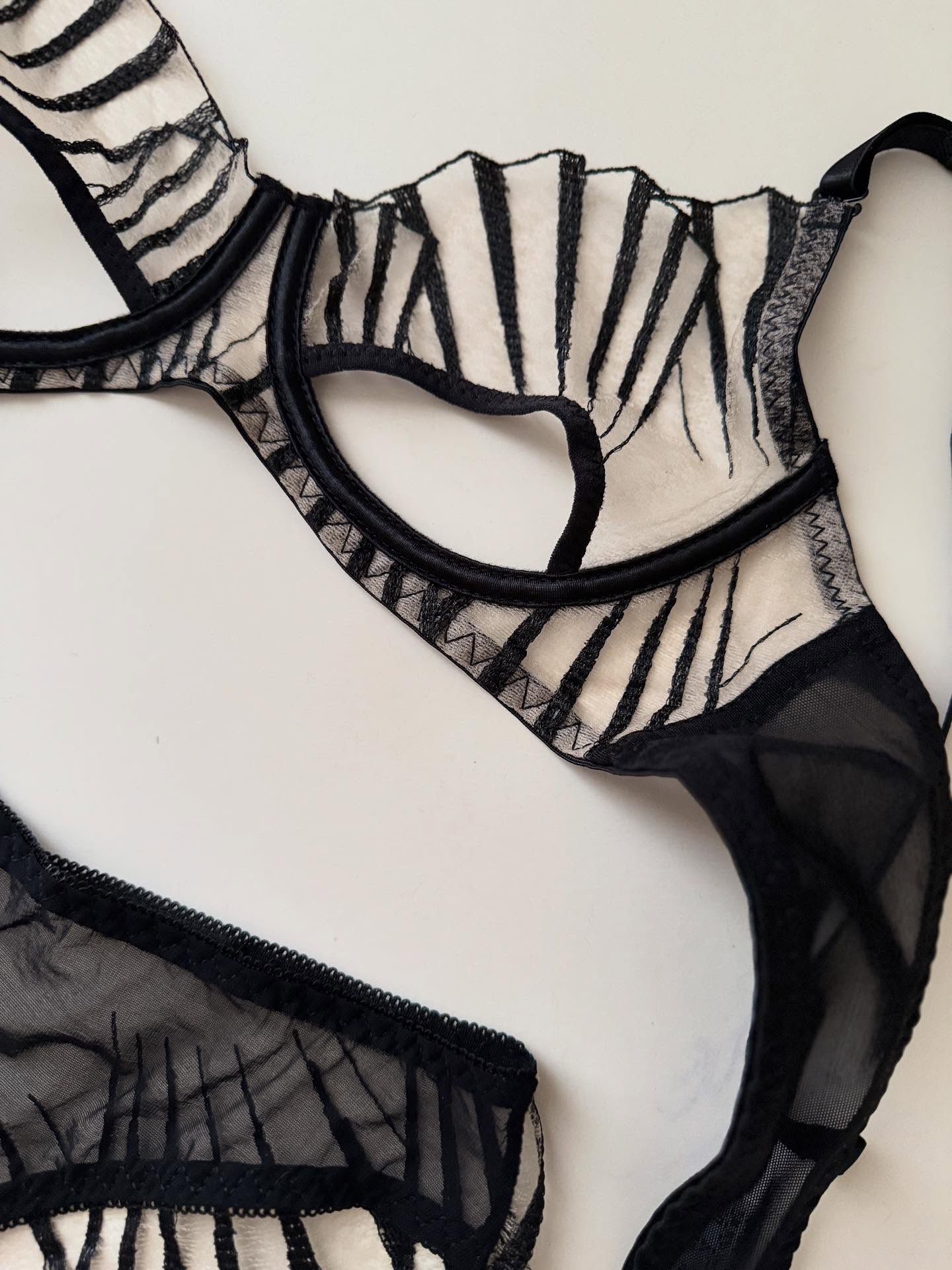 (34-38)b Elegant Soft Net Underwired Bra Panty Set