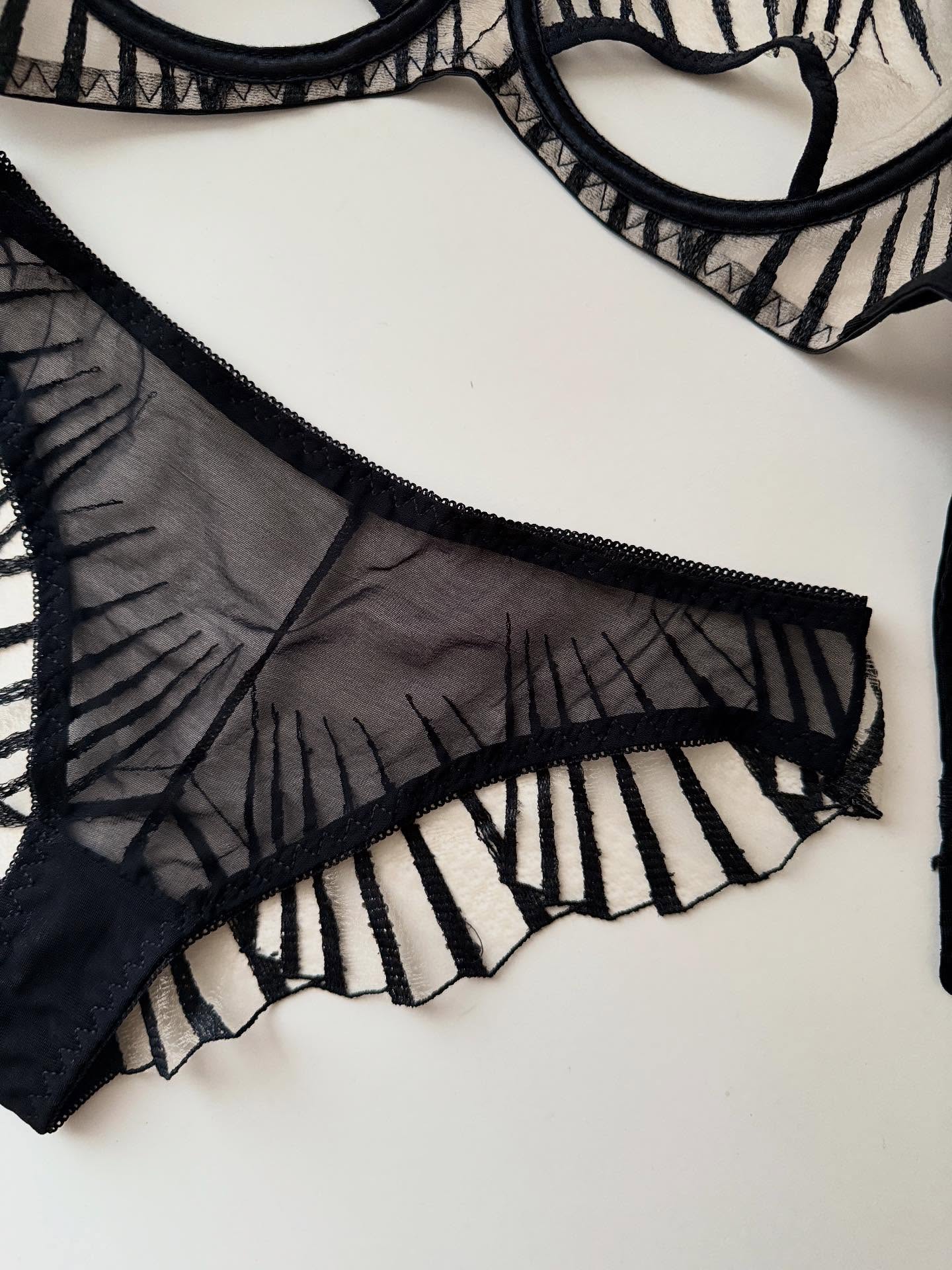 (34-38)b Elegant Soft Net Underwired Bra Panty Set