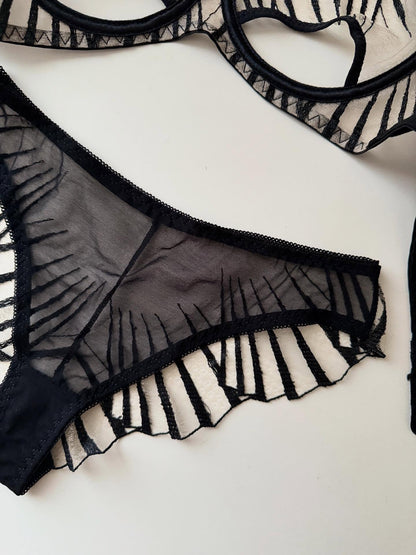 (34-38)b Elegant Soft Net Underwired Bra Panty Set