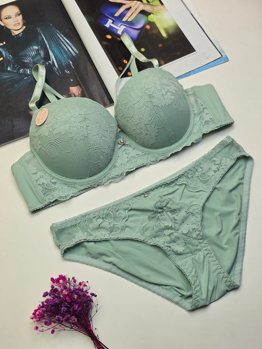 (38-44)C Cup Bridal Lace Pattern Padded Pushup Wire Bra & Matching Underwear