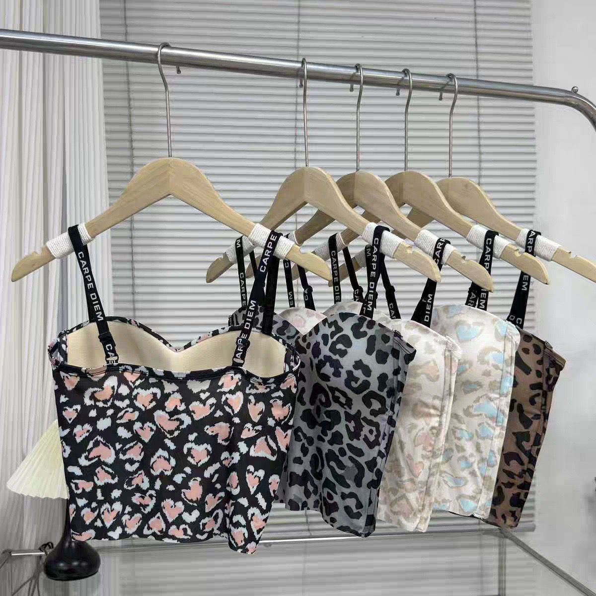 (34-40) Seamless Chittah Print Soft Pad Tank Top