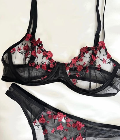 (32-38)B Beautiful Lace Underwire Bra and Panty Set