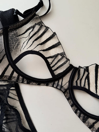 (34-38)b Elegant Soft Net Underwired Bra Panty Set